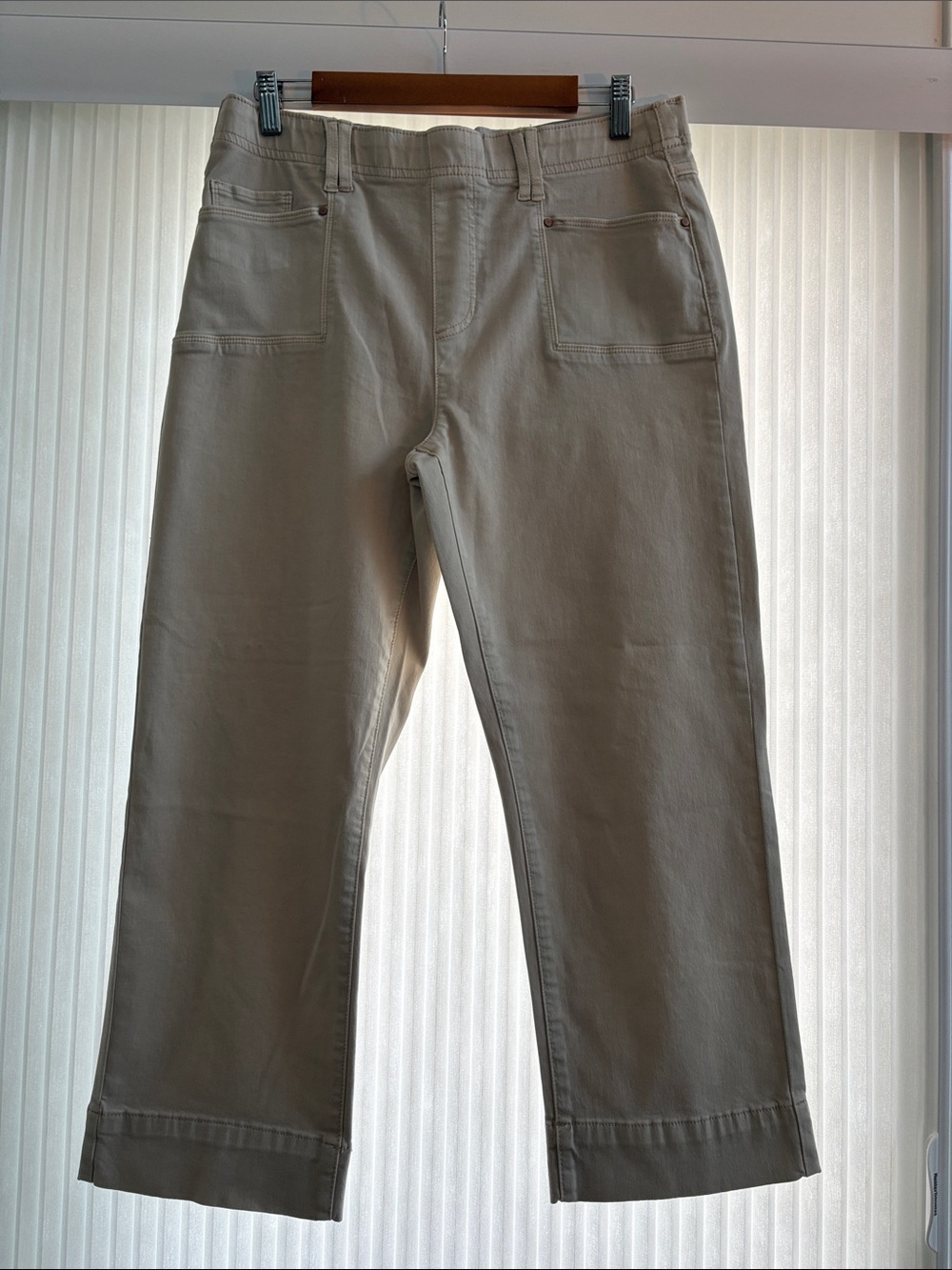 Tribal Ladies Cropped Straight-Leg Pants in Light Khaki & Elastic Waist NWOT